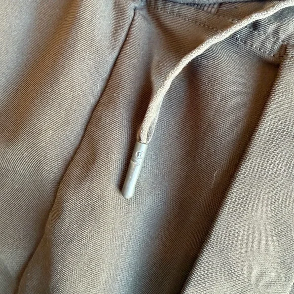 Lululemon Men's ABC Jogger Pants Olive Large Pull On Athletic Zip Pockets EUC - Picture 13 of 16